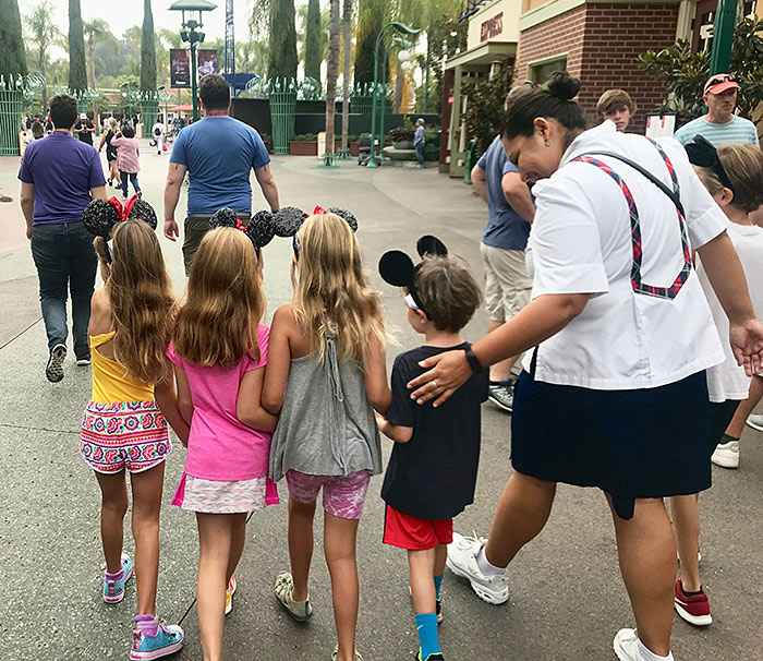 disneyland vip tour guides