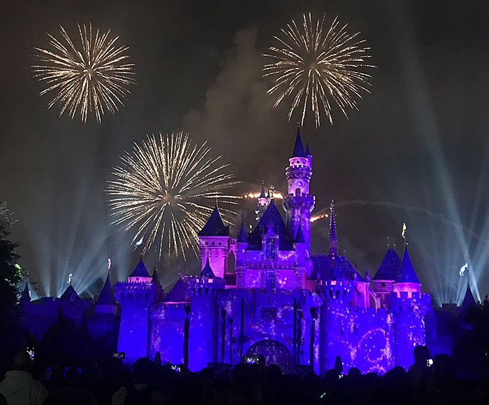 disneyland fireworks castle