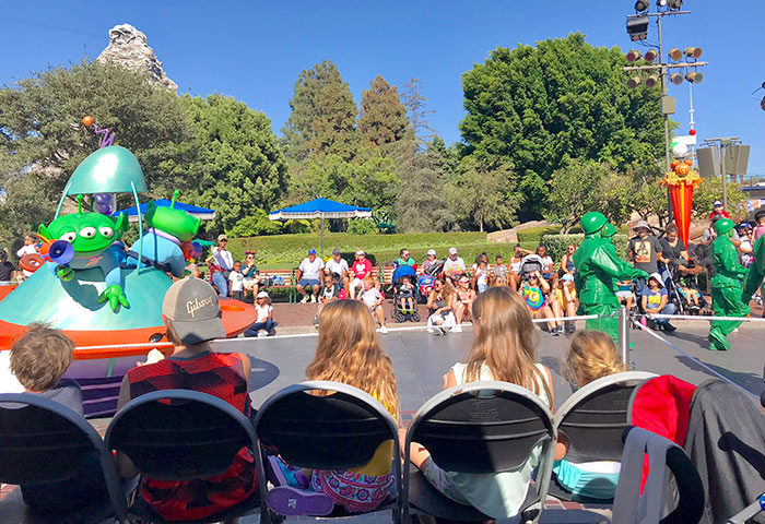 disneyland vip parade seating