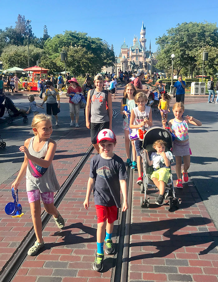 Kids walking down Main Street in Disneyland