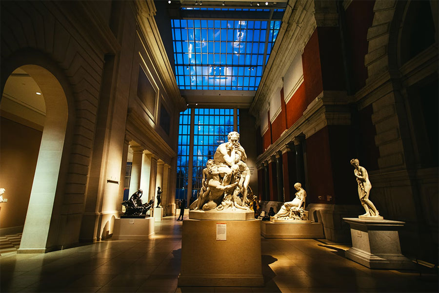 metropolitan museum statue
