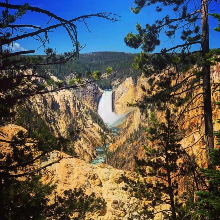 yellowstone park waterfalls